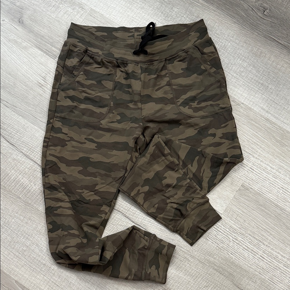 ZYIA Olive Camouflage Active Pants - Never Worn